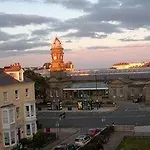 Bed & Breakfast Admiral 3*