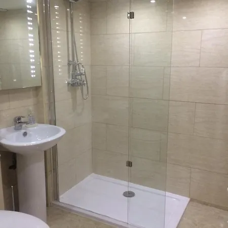 Admiral Bed & Breakfast 3*