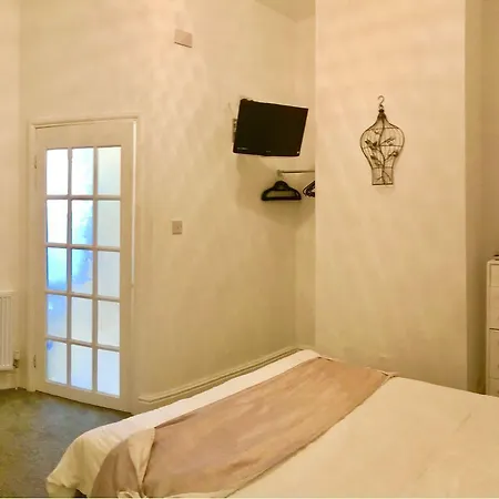 Bed & Breakfast Admiral 3*